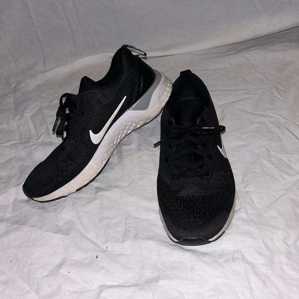 Nike Tennis Shoes